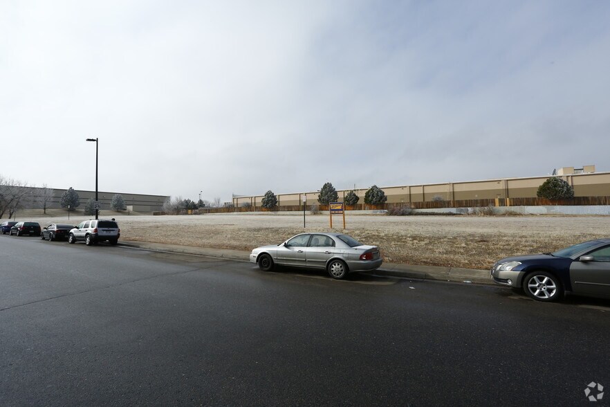 880 S Blackhawk St, Aurora, CO for lease - Building Photo - Image 2 of 2