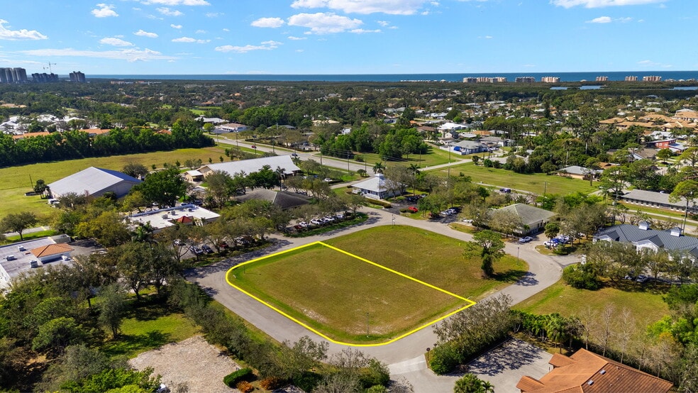3841 Via Del Rey, Bonita Springs, FL for sale - Building Photo - Image 1 of 9