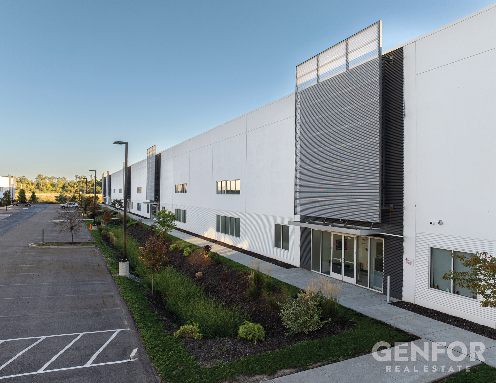 300 South Campus Dr, Imperial, PA for lease Building Photo- Image 1 of 4