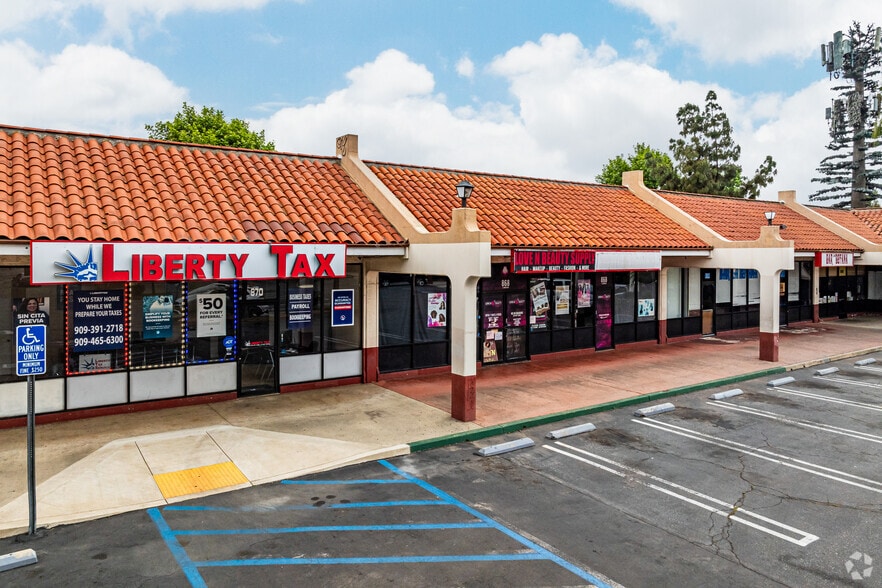 800-870 S Mountain Ave, Ontario, CA for lease - Building Photo - Image 1 of 7