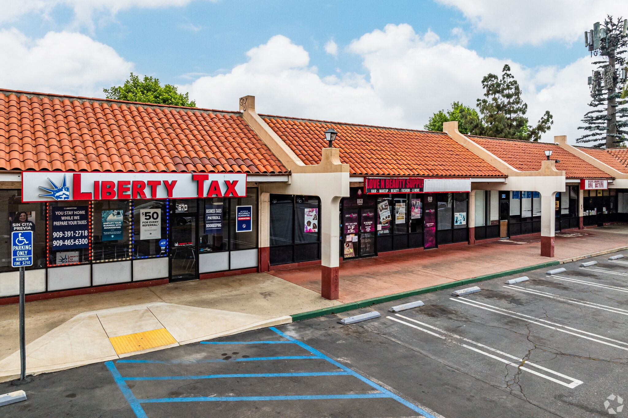800-870 S Mountain Ave, Ontario, CA for lease Building Photo- Image 1 of 8