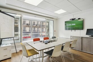 12 Rue Auber, LE VÉSINET for lease Interior Photo- Image 2 of 4