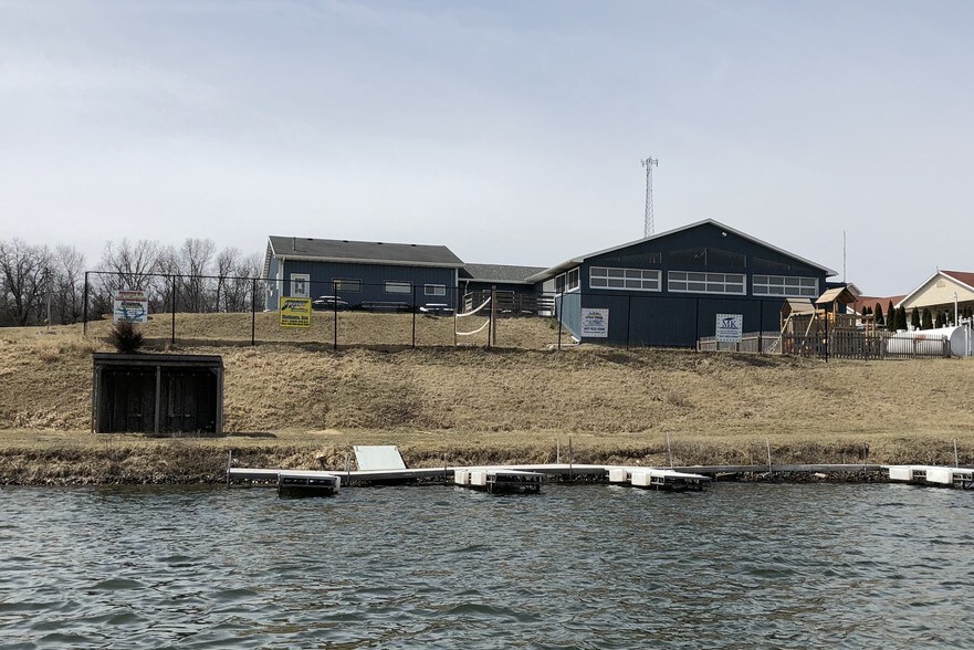 199 Marina Dr, Montezuma, IA 50171