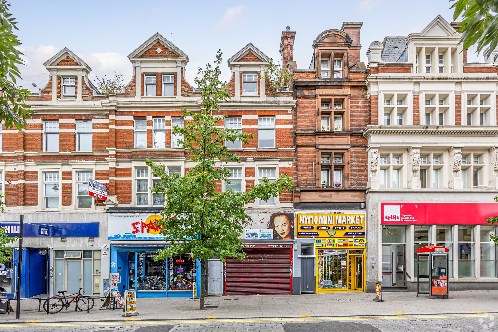 4 High St, London for sale Primary Photo- Image 1 of 1