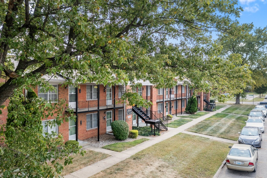 3201 Commander Dr, Louisville, KY for sale - Building Photo - Image 3 of 9