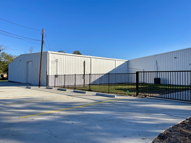 14236 Gainesville St, Houston, TX for sale - Building Photo - Image 1 of 19