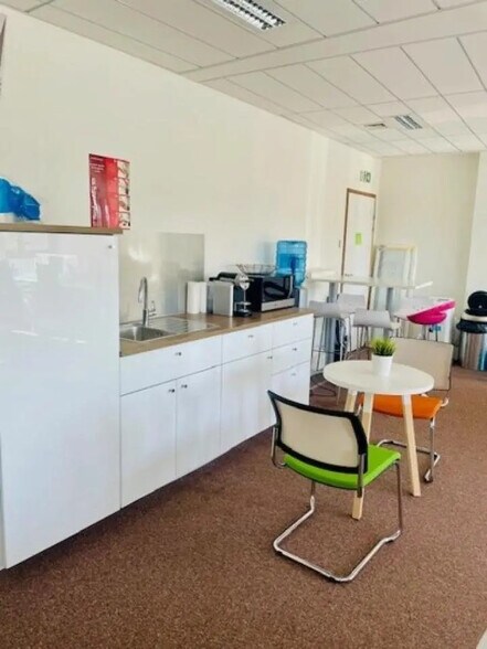 Office in Massy for lease - Interior Photo - Image 3 of 5