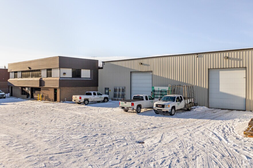 11634 156 St NW, Edmonton, AB for sale - Building Photo - Image 2 of 3