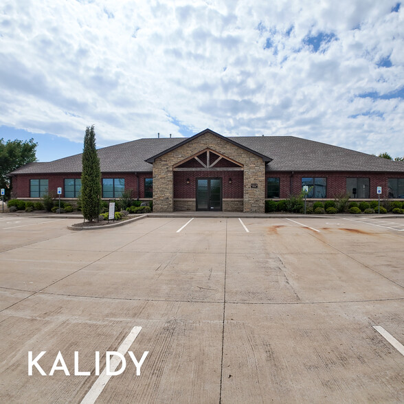 2218 NW 164th St, Edmond, OK for lease - Building Photo - Image 1 of 97