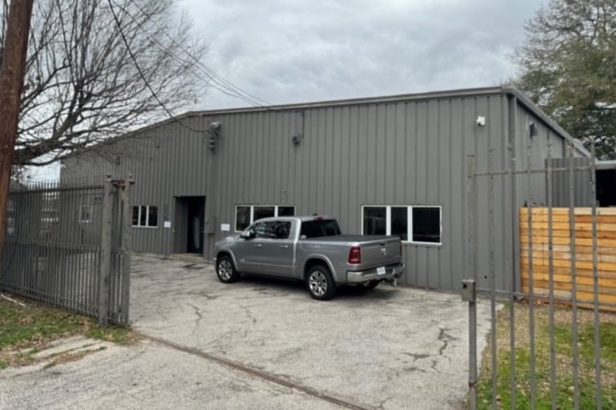 4922 Larkin St, Houston, TX for sale - Building Photo - Image 3 of 6