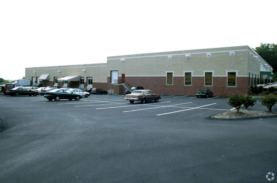 1120 Stevenson Mill Rd, Coraopolis, PA for lease - Building Photo - Image 3 of 6