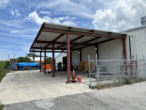 1730 Hill Ave, Mangonia Park, FL for lease Building Photo- Image 2 of 4