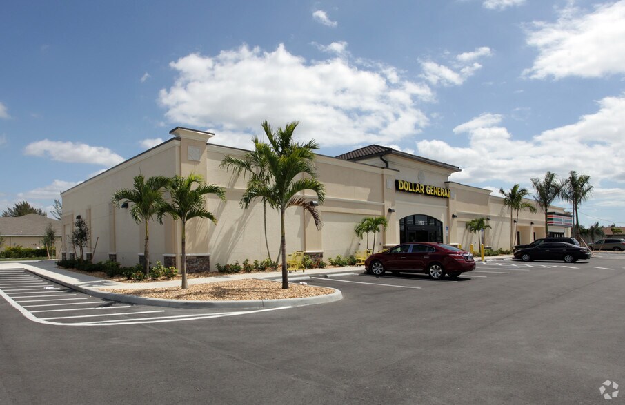 3123 Chiquita Blvd, Cape Coral, FL 33914