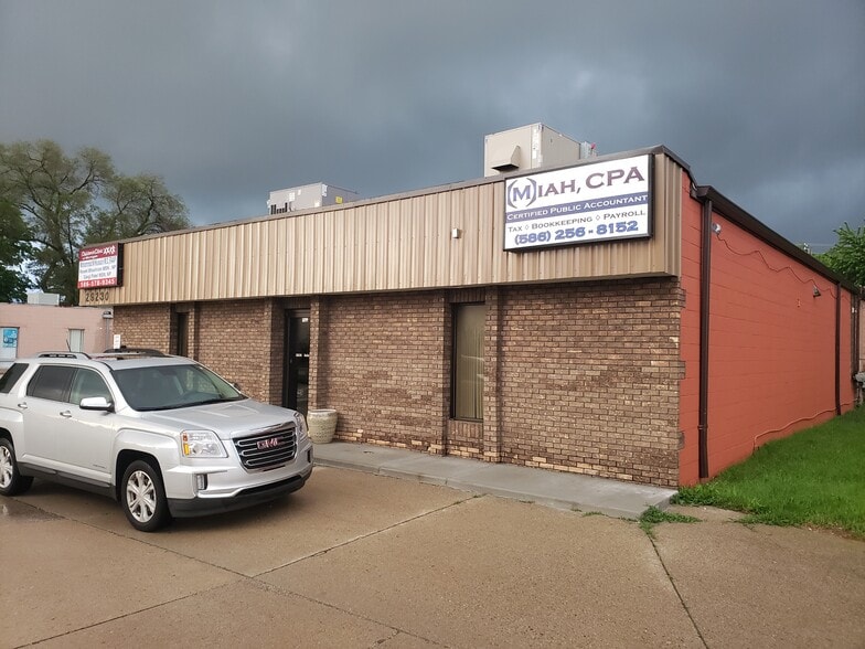 29230 Ryan Rd, Warren, MI 48092