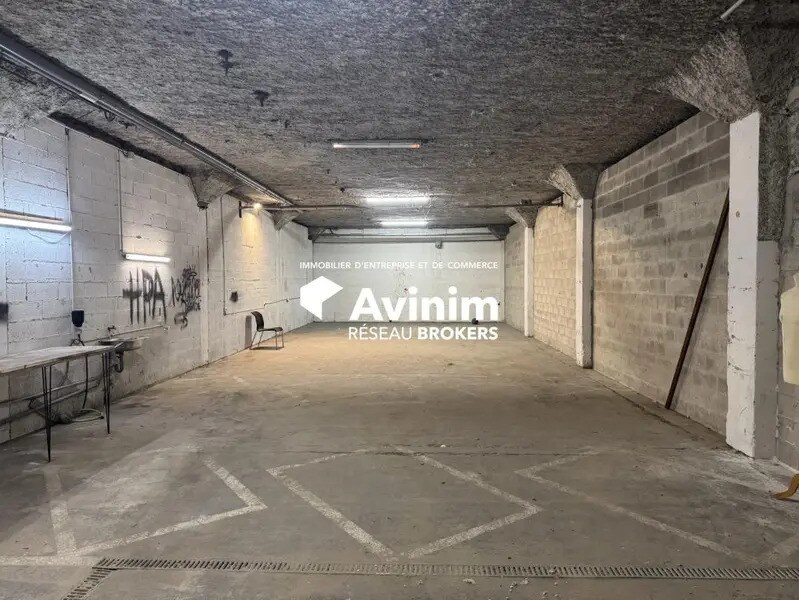 Location Entrepôt 150 m² - Photo 1