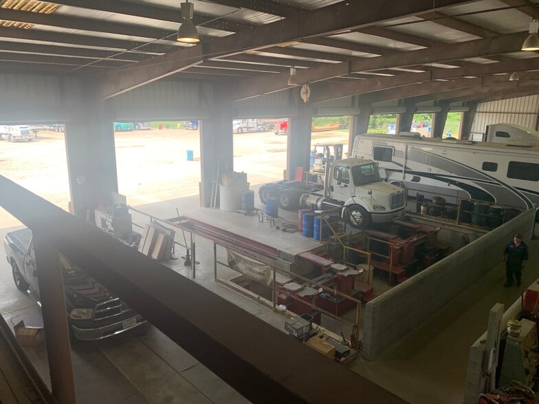 18700 US Highway 59, New Caney, TX for sale - Interior Photo - Image 1 of 1