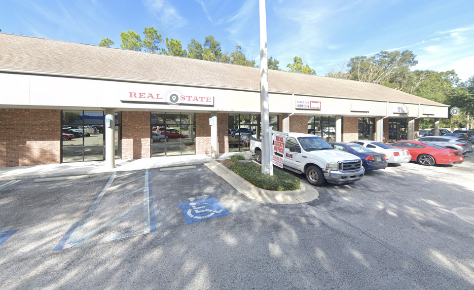 2222-2240 Lithia Center Ln, Valrico, FL for lease - Building Photo - Image 3 of 3