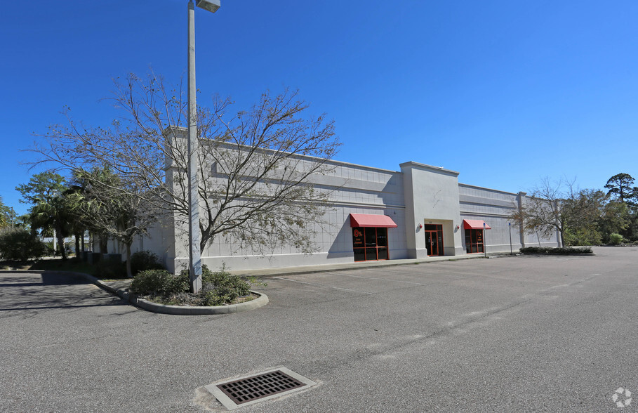 311 S Ridgewood Ave, Edgewater, FL for lease - Primary Photo - Image 1 of 10