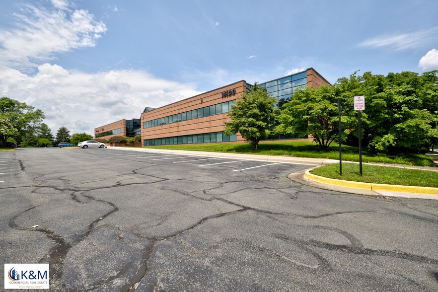 14100 Park Meadow Dr, Chantilly, VA for lease - Building Photo - Image 3 of 9