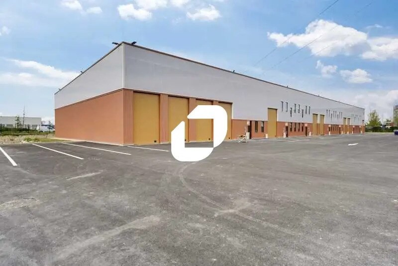 Office in Le Coudray-Montceaux for lease - Building Photo - Image 2 of 19