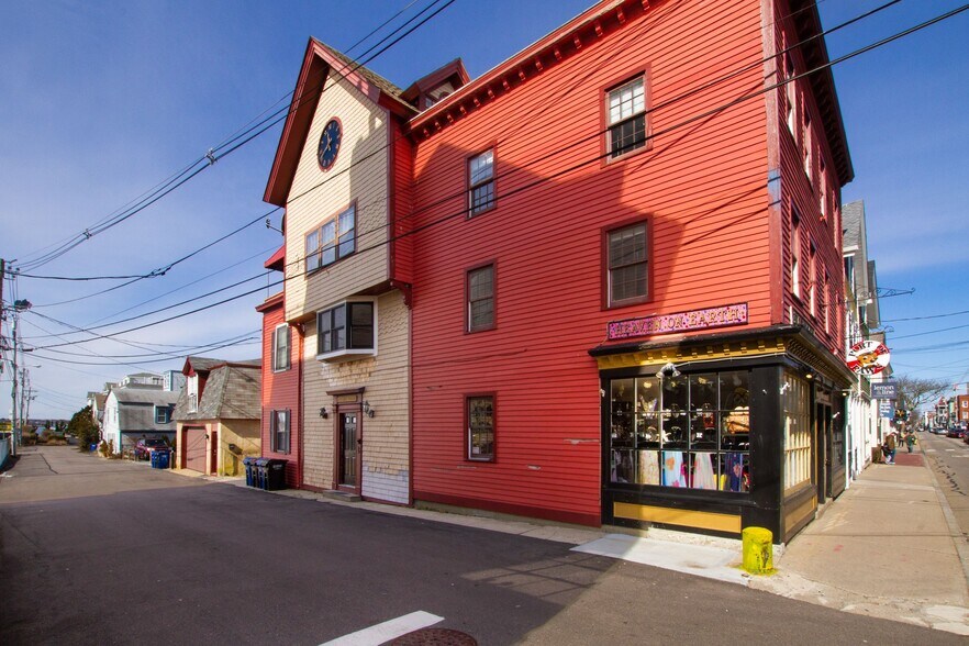 429-431 Thames St, Newport, RI for sale - Building Photo - Image 1 of 1