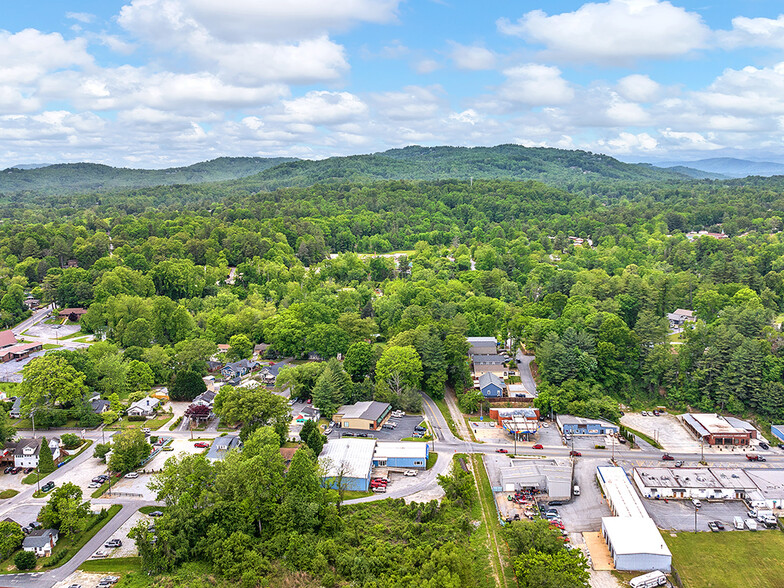 512 Kanuga Rd, Hendersonville, NC for lease - Aerial - Image 3 of 20