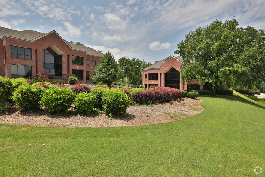 330 Pelham Rd, Greenville, SC for lease - Building Photo - Image 3 of 6