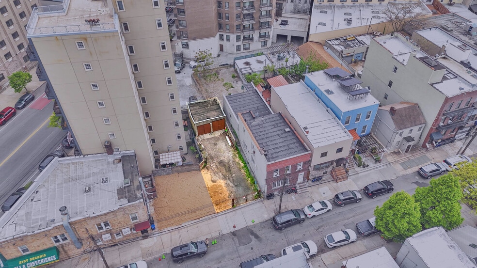 18-44 26th Rd, Queens, NY for sale - Building Photo - Image 2 of 4