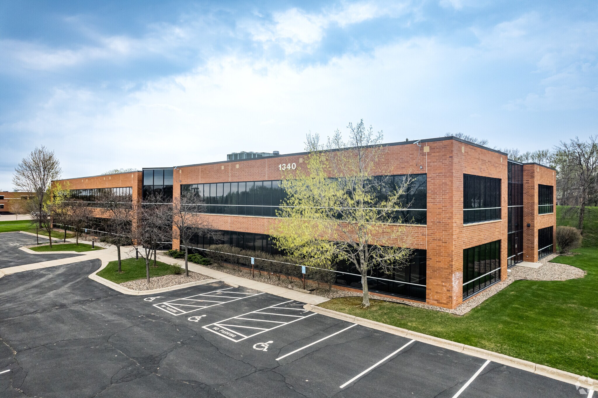 1340 Corporate Ctr, Eagan, MN for sale Primary Photo- Image 1 of 1