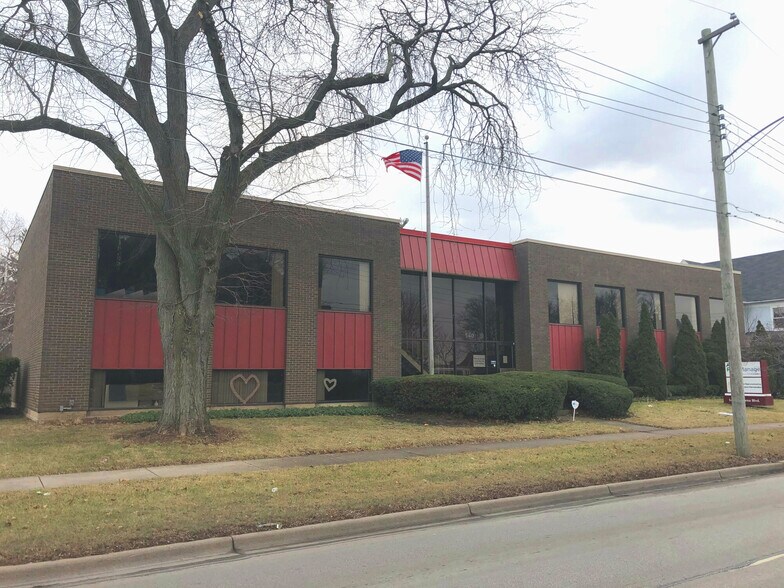 540 W Galena Blvd, Aurora, IL 60506 Office for Sale
