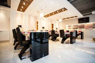 33 W Huron St, Chicago, IL for lease Building Photo- Image 2 of 7