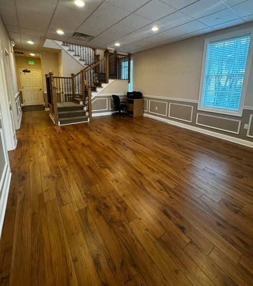 42 E Main St, Freehold, NJ for lease - Interior Photo - Image 2 of 27