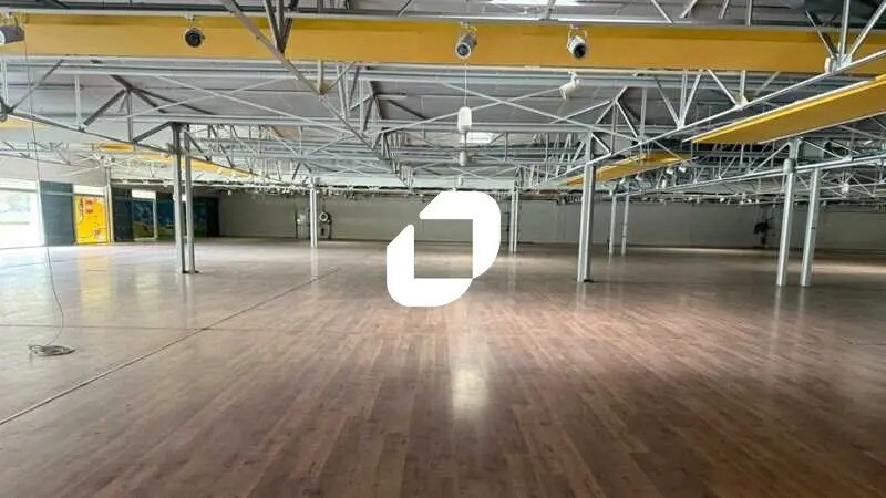 Retail in Vert-Saint-Denis for lease - Interior Photo - Image 3 of 3