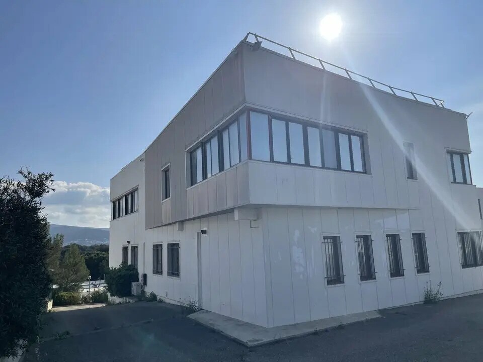 Office in La Ciotat for sale Building Photo- Image 1 of 13