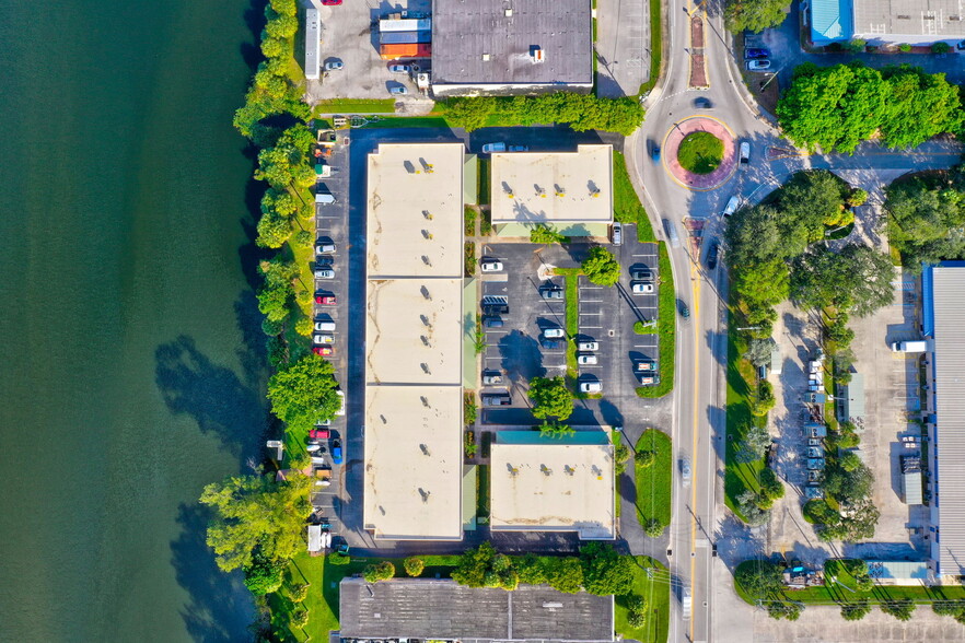 3825 Investment Ln, West Palm Beach, FL for lease - Building Photo - Image 2 of 14