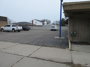 31750 Harper Ave, Saint Clair Shores, MI for lease Building Photo- Image 2 of 4