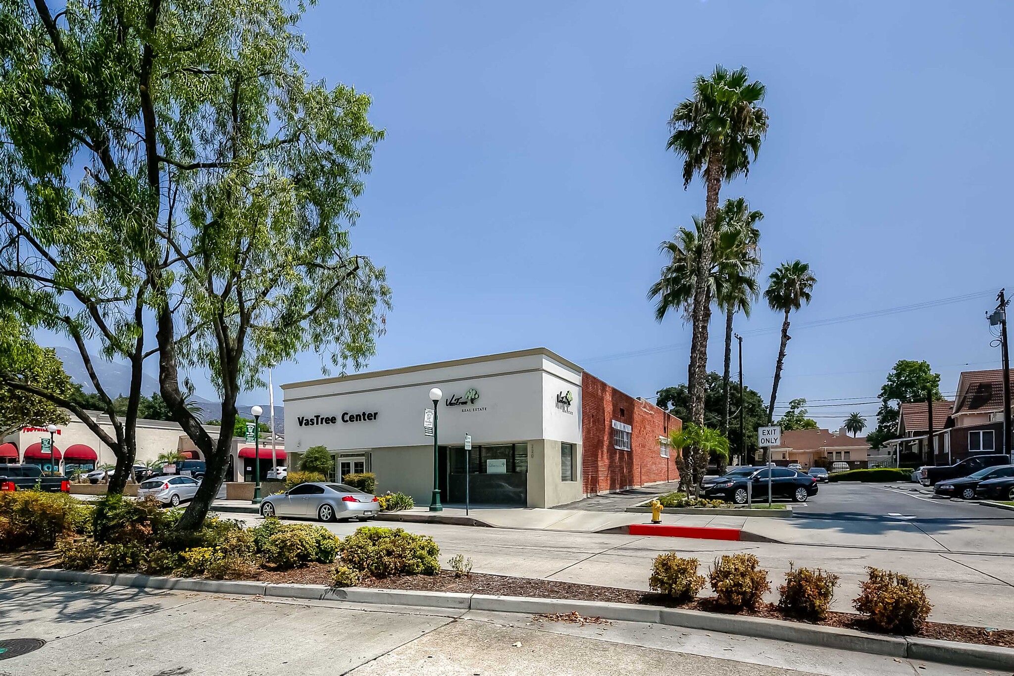 218-220 S Myrtle Ave, Monrovia, CA for sale Building Photo- Image 1 of 23