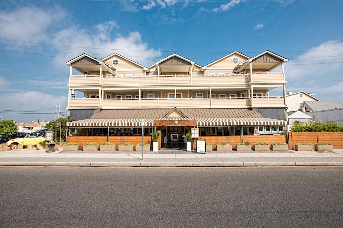 206 Olde New Jersey Ave, North Wildwood, NJ for sale - Primary Photo - Image 1 of 9