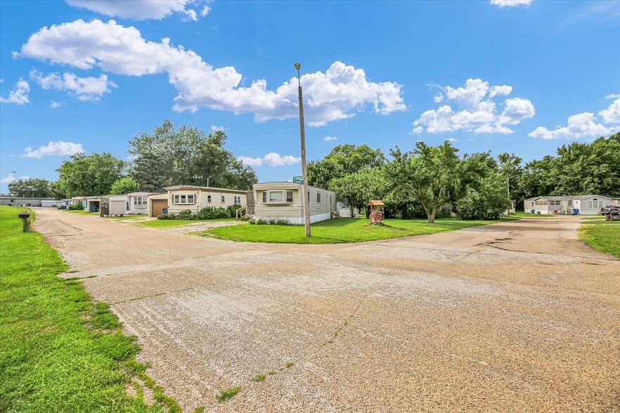 3 D St, Lexington, IL for sale - Building Photo - Image 3 of 22