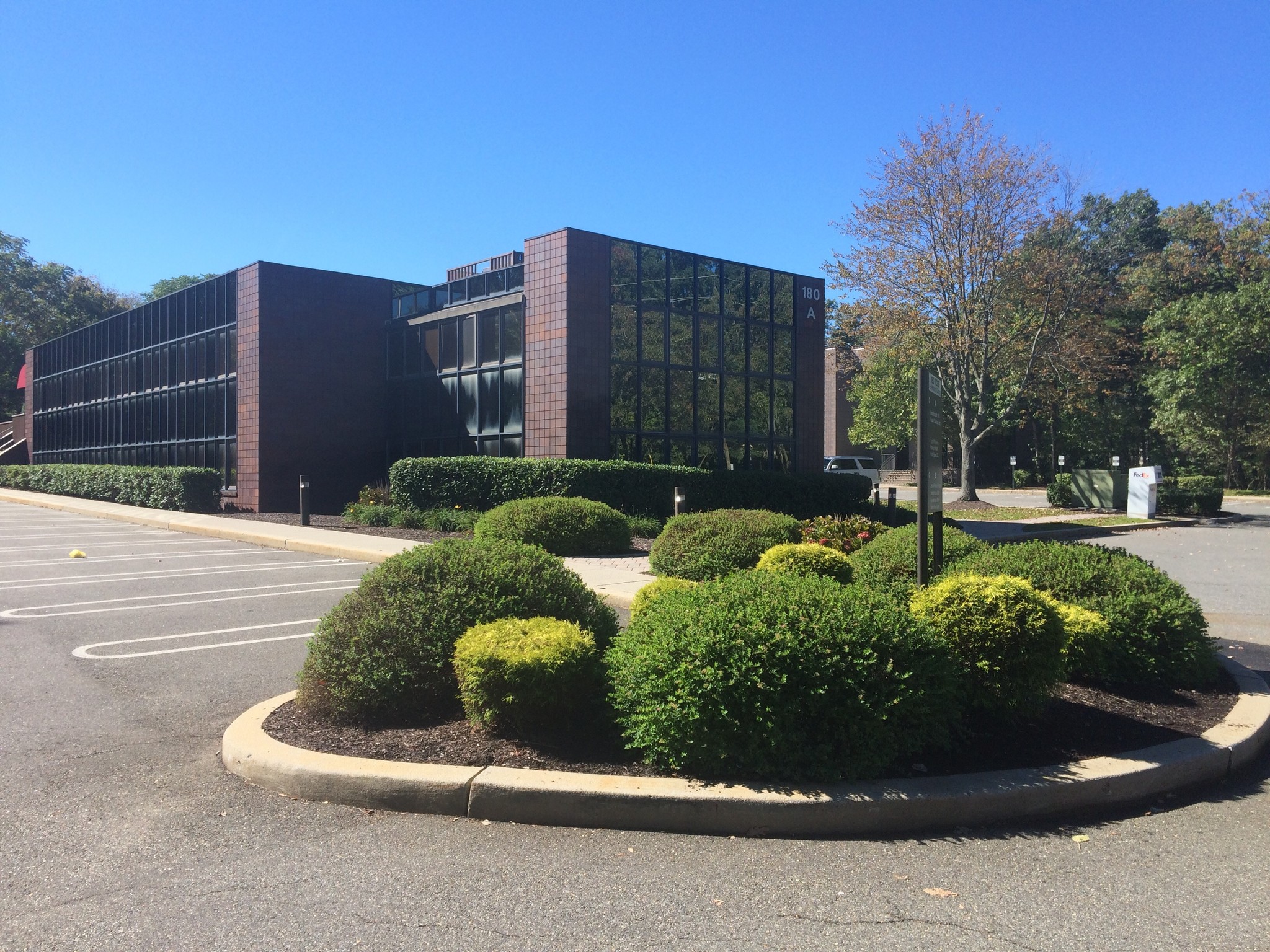 180 Tices Ln, East Brunswick, NJ for lease Building Photo- Image 1 of 27