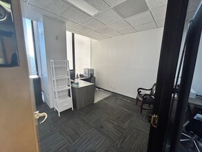 320-350 Primrose Rd, Burlingame, CA for lease Interior Photo- Image 2 of 9