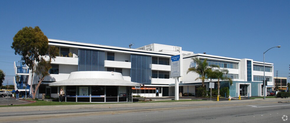 4560 Admiralty Way, Marina Del Rey, CA for lease - Building Photo - Image 2 of 3