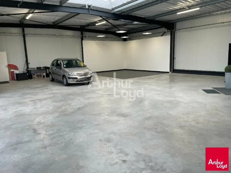 Flex in Mont-près-Chambord for lease - Building Photo - Image 2 of 4