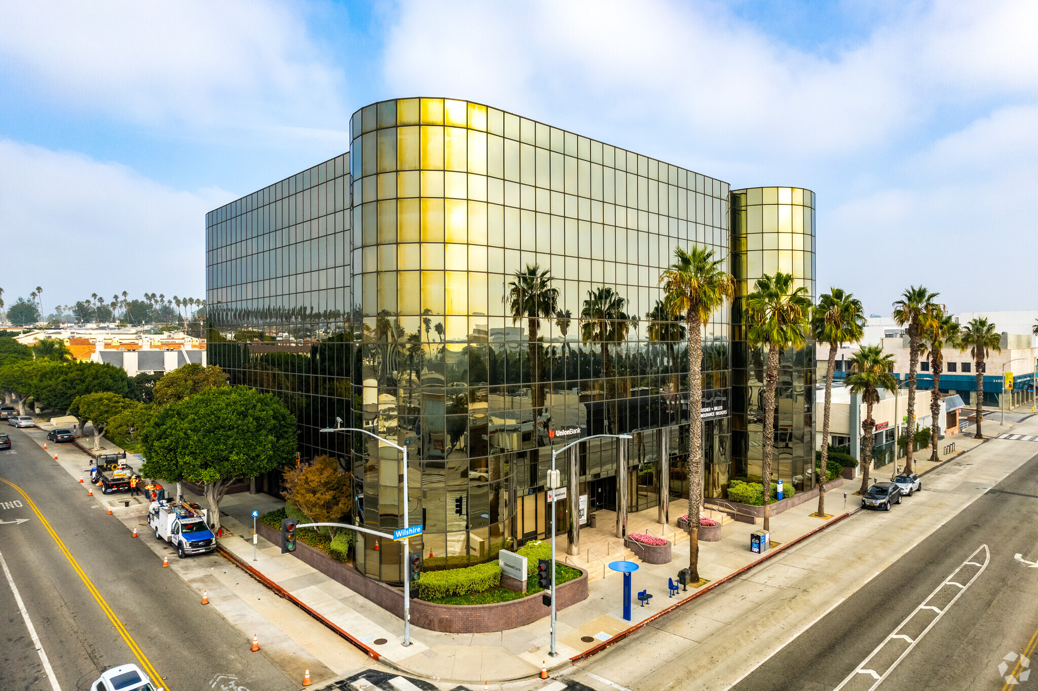 2001 Wilshire Blvd, Santa Monica, CA for lease Primary Photo- Image 1 of 12