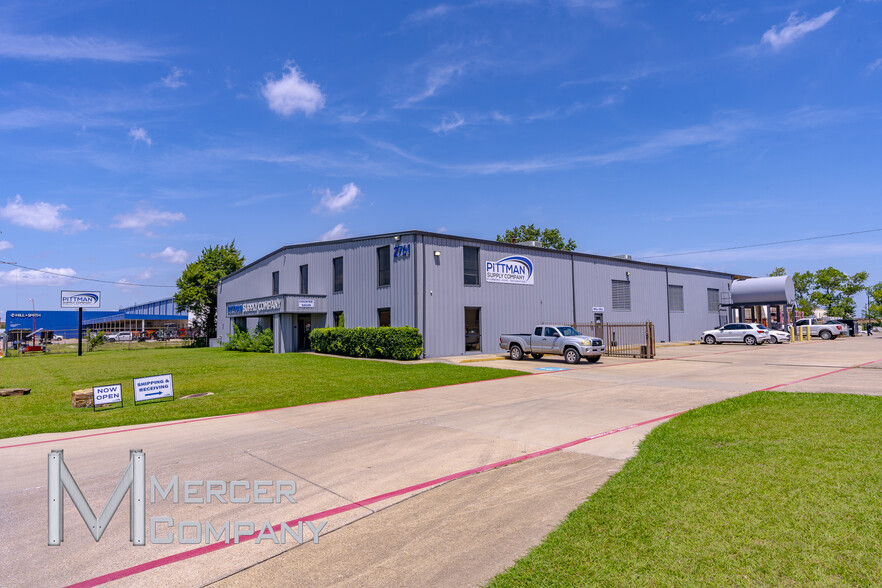 2761 Oakland Ave, Garland, TX for lease - Building Photo - Image 1 of 9