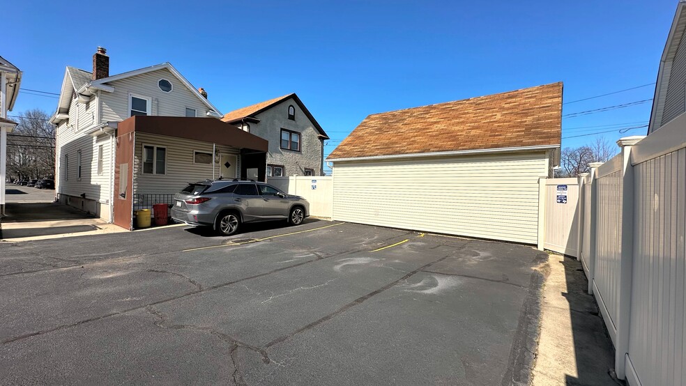 364 Willis Ave, Mineola, NY 11501 - Office for Sale | LoopNet