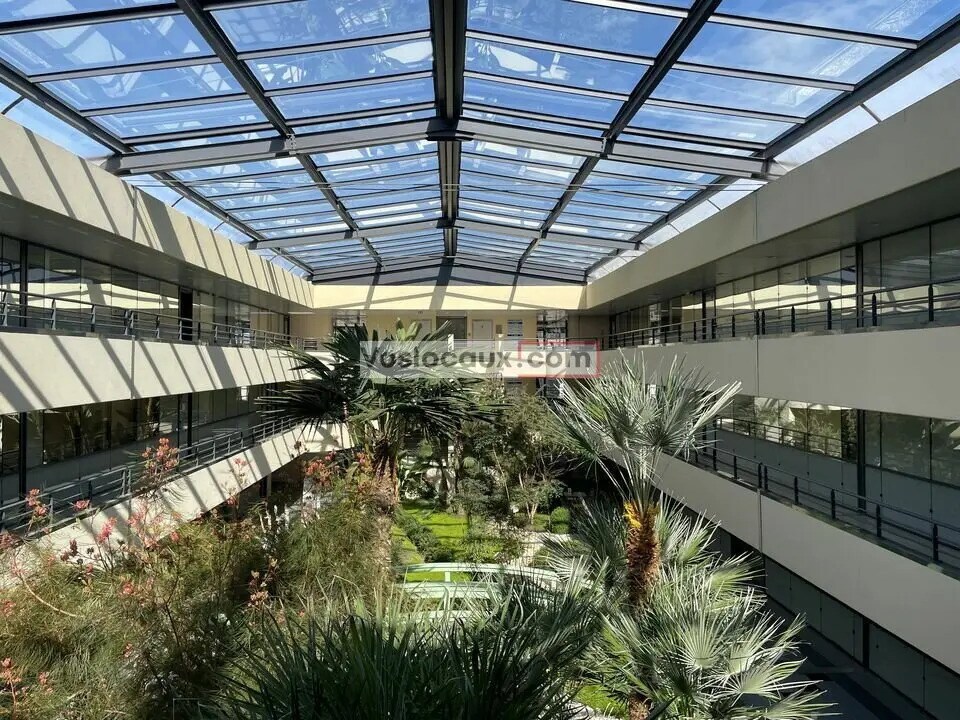 Location Bureaux 159 m² - Photo 1