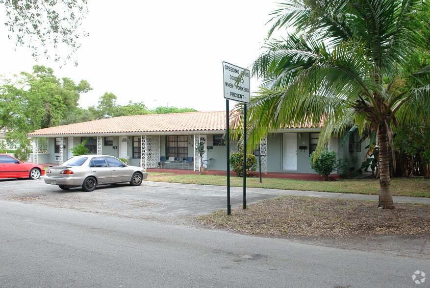 211-213 NE 89th St, El Portal, FL for lease - Building Photo - Image 2 of 9