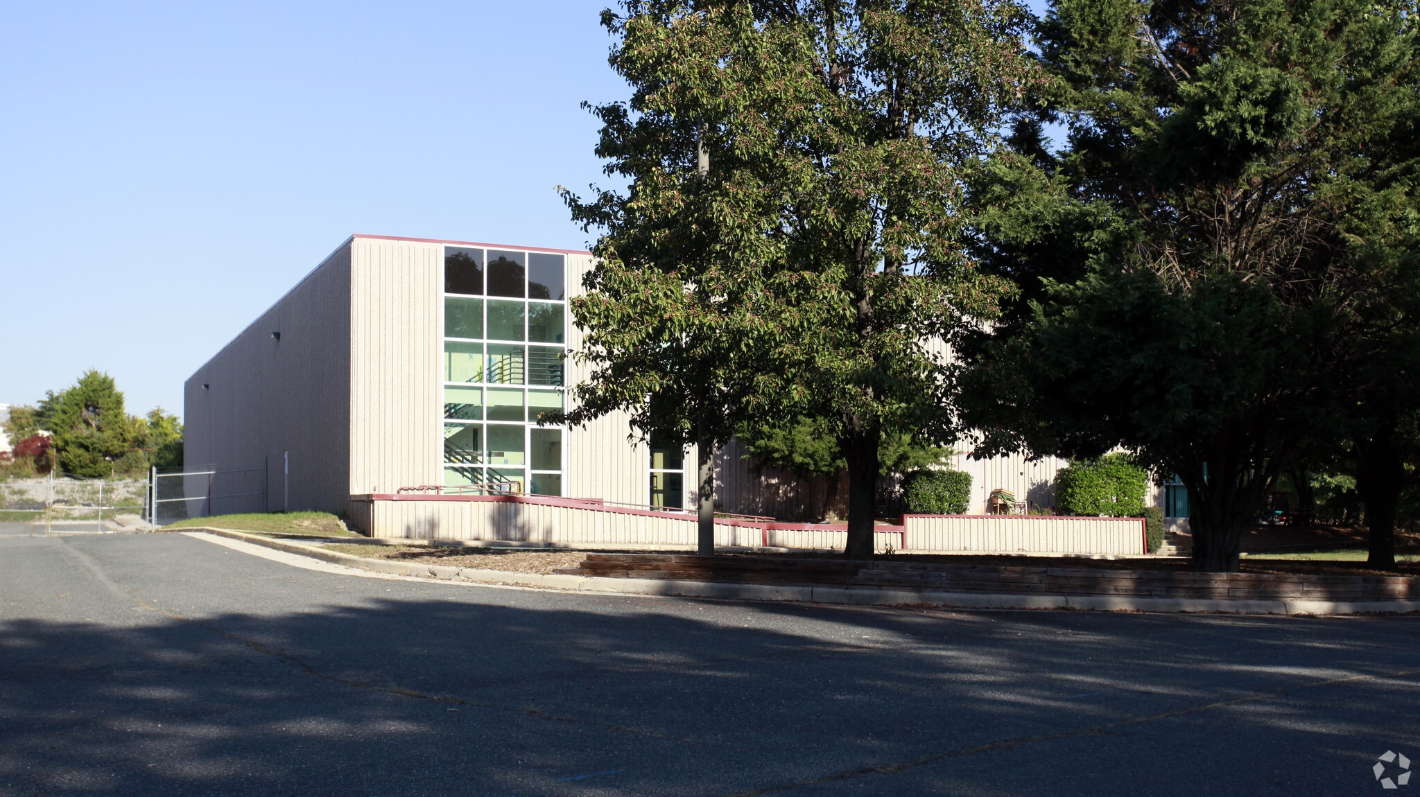 6601 Springfield Center Dr, Springfield, VA for lease Primary Photo- Image 1 of 3