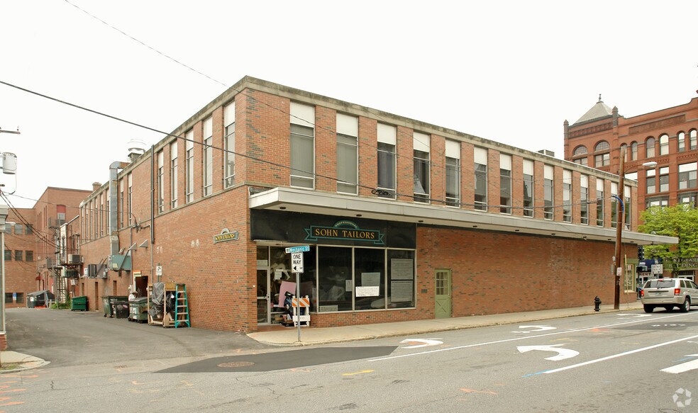 127137 Main St, Nashua, NH 03060 Patriot Building